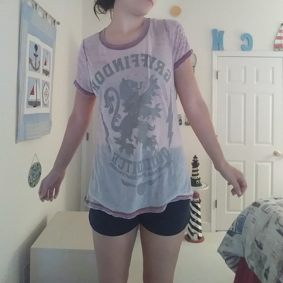 Gryffindor Burgundy T-shirt - Picture 11 of 12